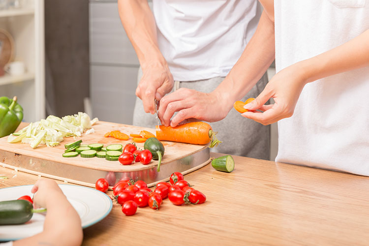 Hypochlorous acid can be used to clean cutting boards.jpg