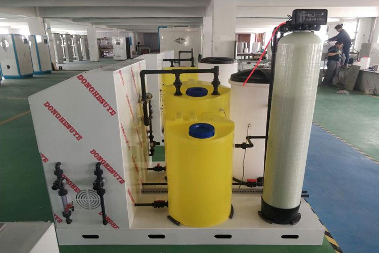 Sodium hypochlorite generator